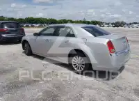 2012 Chrysler 300 фото