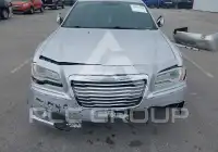 2012 Chrysler 300 фото