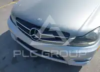 2012 Mercedes Benz C 250 фото