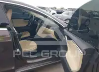 2012 Tesla Model S фото
