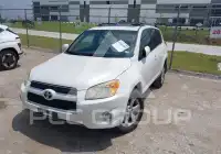2012 Toyota RAV4 photo