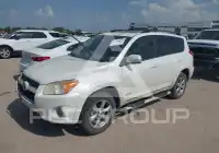 2012 Toyota RAV4 фото