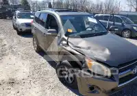 2012 Toyota RAV4 photo
