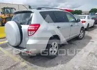 2012 Toyota RAV4 photo