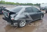 2012 Toyota COROLLA фото