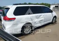 2012 Toyota SIENNA фото