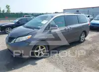 2012 Toyota SIENNA фото