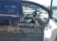 2012 Toyota SIENNA photo