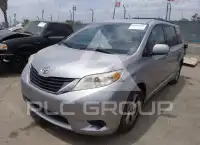 2012 Toyota SIENNA photo