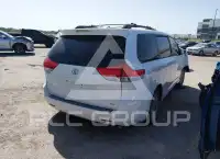 2012 Toyota SIENNA photo