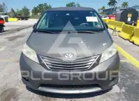 2012 Toyota SIENNA фото