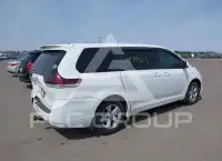2012 Toyota SIENNA photo