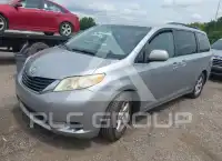 2012 Toyota SIENNA фото