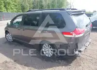 2012 Toyota SIENNA фото