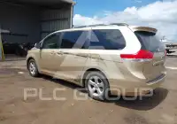 2012 Toyota SIENNA фото