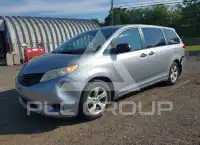 2012 Toyota SIENNA фото