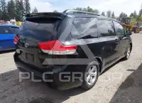2012 Toyota SIENNA photo