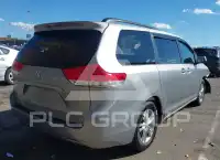 2012 Toyota SIENNA photo