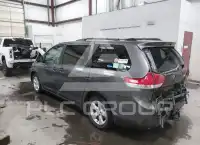 2012 Toyota SIENNA фото