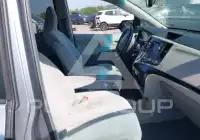2012 Toyota SIENNA фото