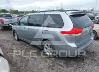 2012 Toyota SIENNA фото