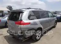 2012 Toyota SIENNA photo