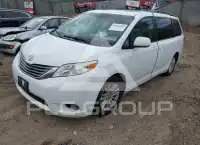 2012 Toyota SIENNA photo