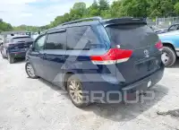 2012 Toyota SIENNA photo