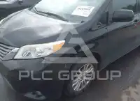 2012 Toyota SIENNA фото