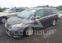 2012 Toyota SIENNA фото