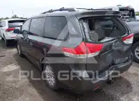 2012 Toyota SIENNA photo