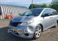 2012 Toyota SIENNA фото