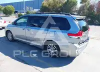 2012 Toyota SIENNA фото