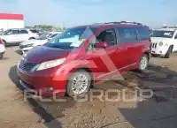 2012 Toyota SIENNA photo
