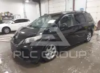 2012 Toyota SIENNA фото