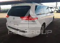 2012 Toyota SIENNA photo