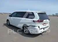 2012 Toyota SIENNA photo