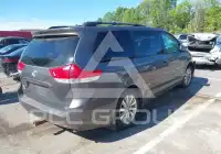 2012 Toyota SIENNA фото