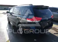 2012 Toyota SIENNA photo