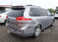 2012 Toyota SIENNA photo
