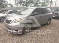 2012 Toyota SIENNA фото