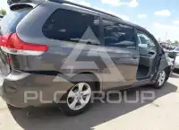 2012 Toyota SIENNA фото