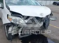 2012 Toyota SIENNA фото