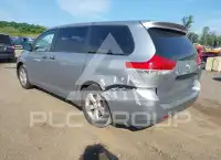 2012 Toyota SIENNA фото