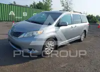 2012 Toyota SIENNA фото