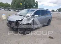 2012 Toyota SIENNA фото