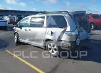2012 Toyota SIENNA photo