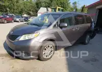 2012 Toyota SIENNA фото