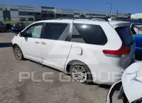 2012 Toyota SIENNA photo