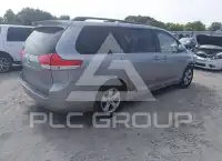 2012 Toyota SIENNA photo